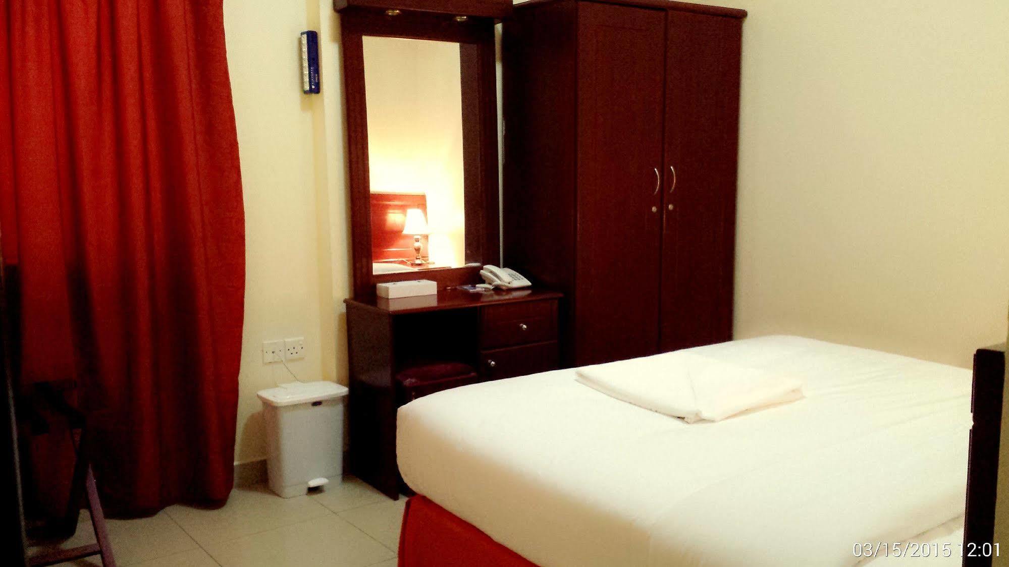 Al Reem Hotel Apartments 沙迦 外观 照片